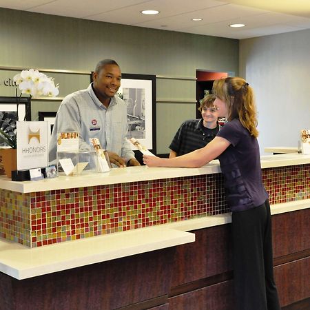 Hampton Inn & Suites Cincinnati / Uptown - University Area Interieur foto