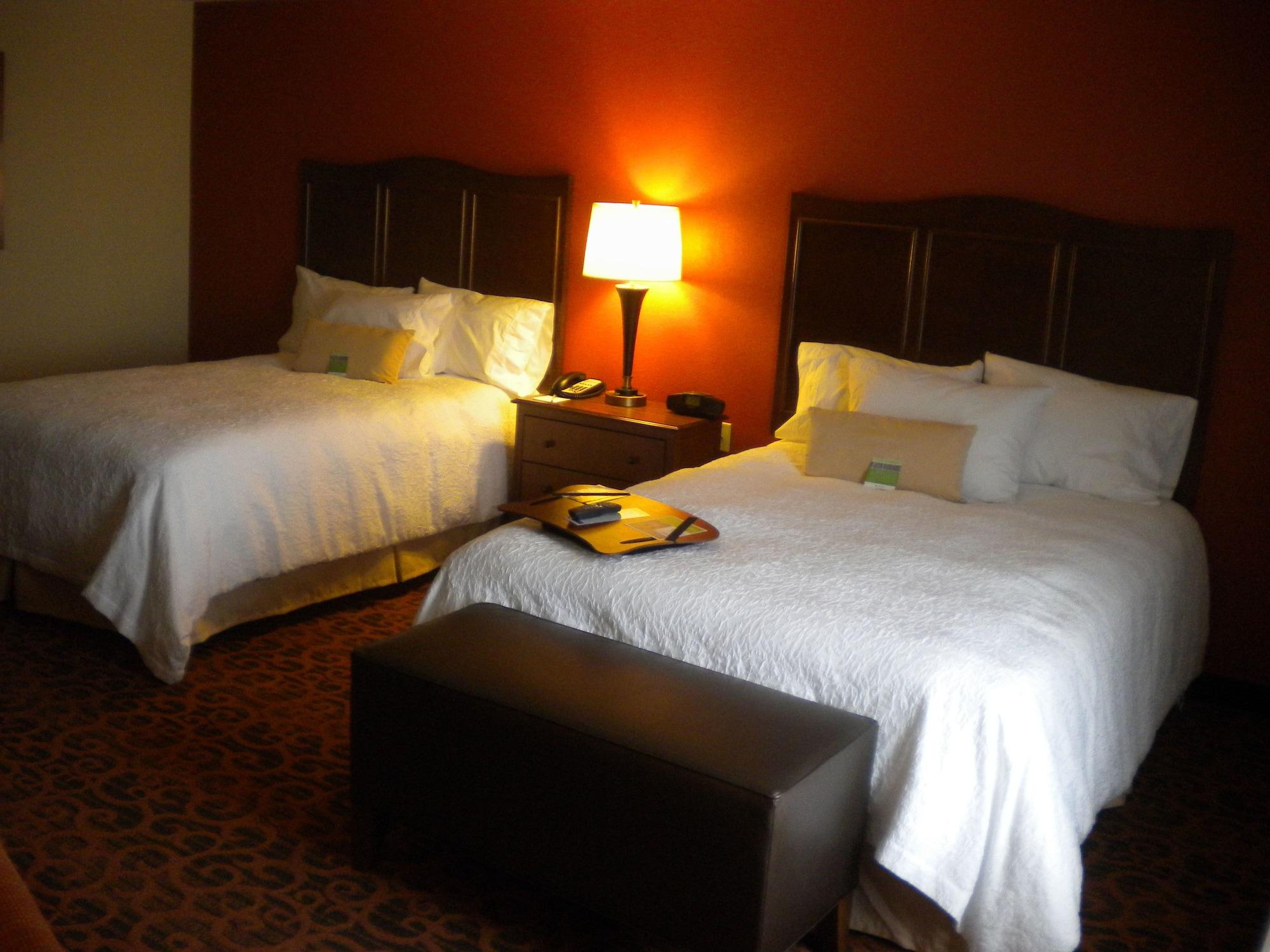 Hampton Inn & Suites Cincinnati / Uptown - University Area Buitenkant foto