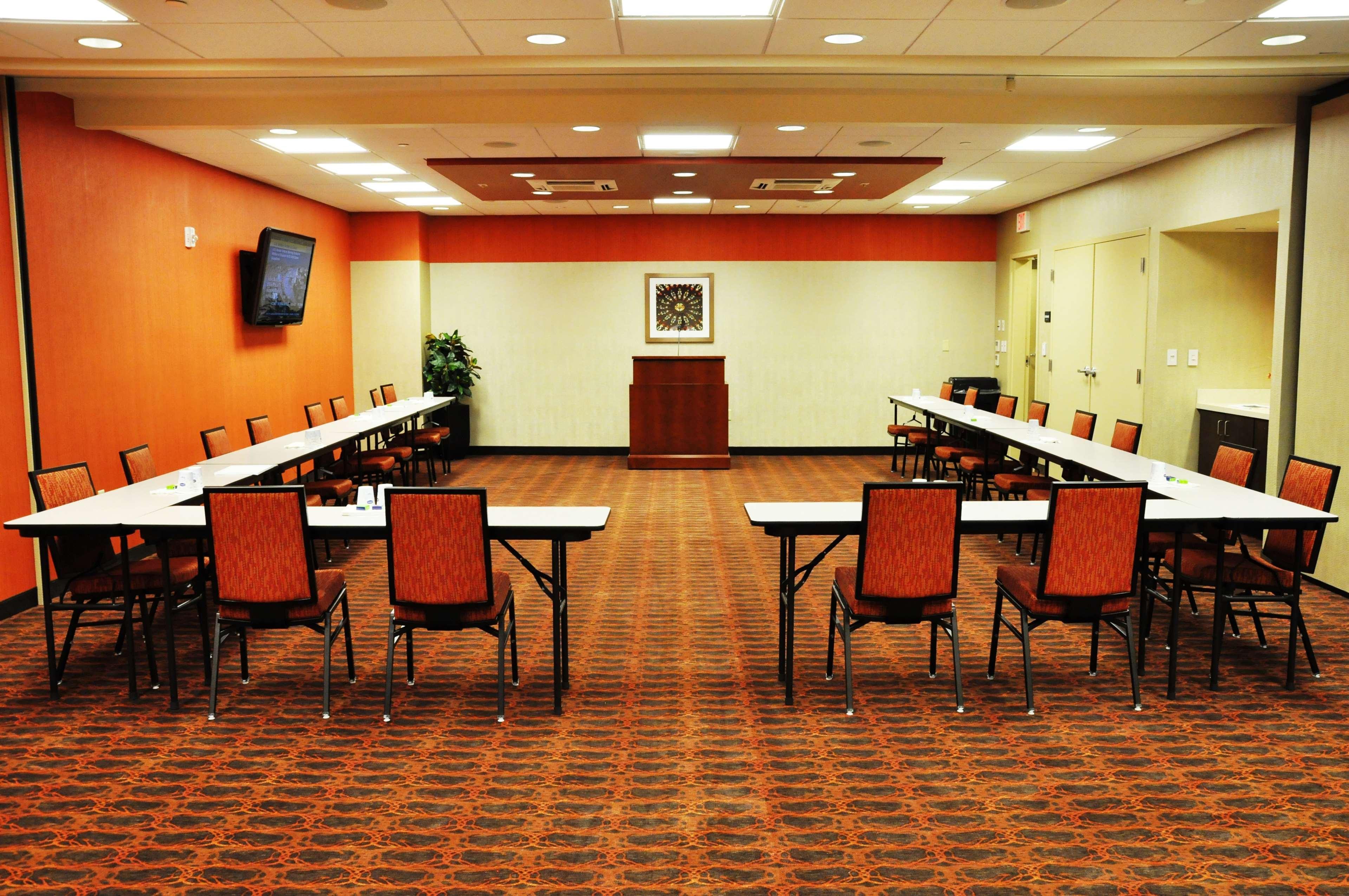 Hampton Inn & Suites Cincinnati / Uptown - University Area Faciliteiten foto