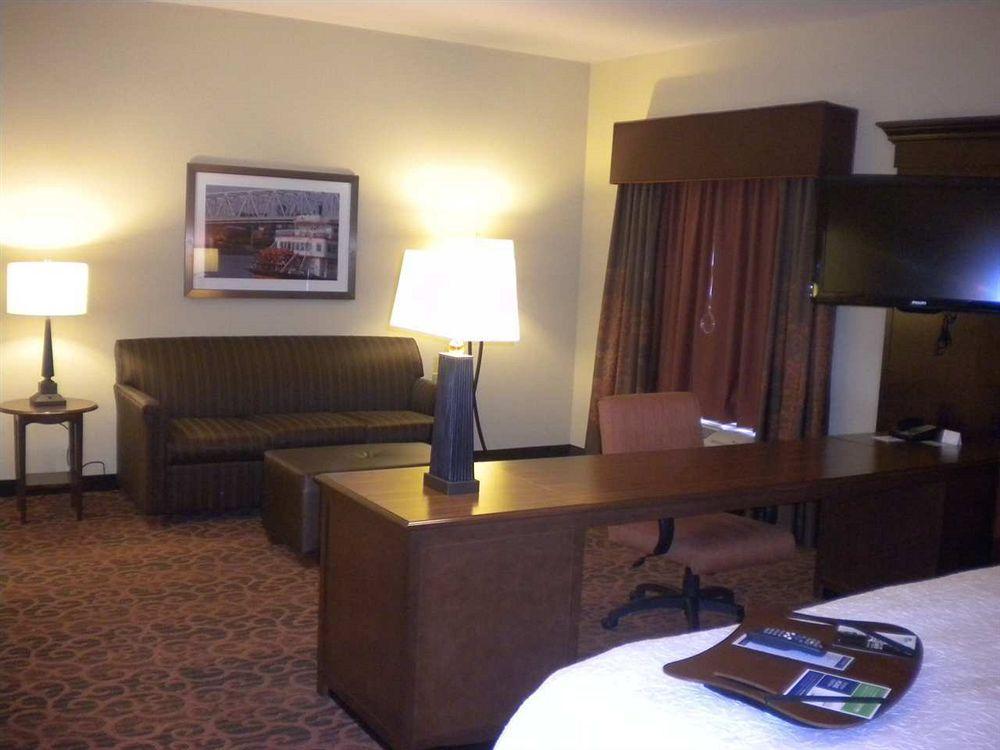 Hampton Inn & Suites Cincinnati / Uptown - University Area Buitenkant foto