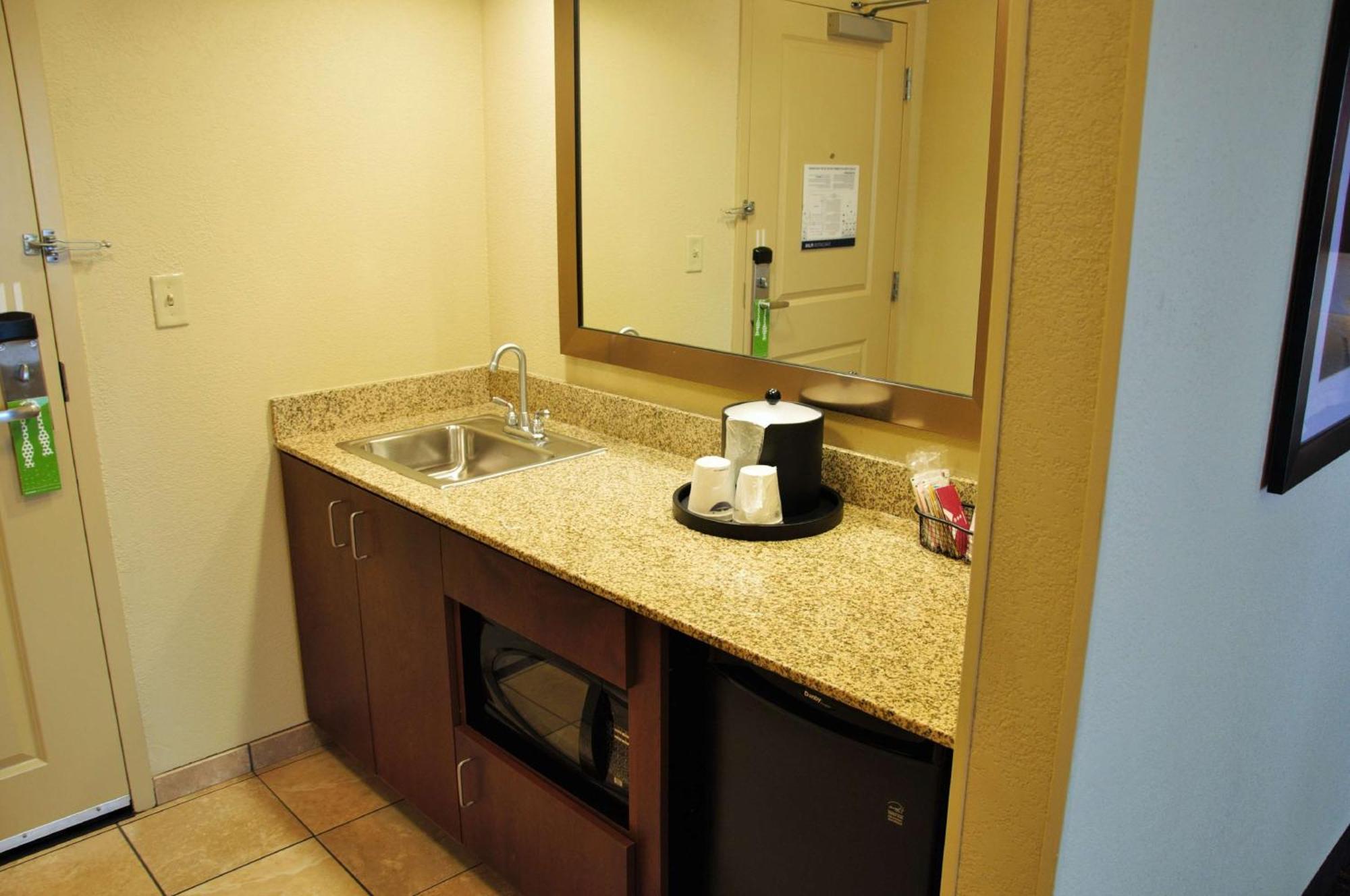 Hampton Inn & Suites Cincinnati / Uptown - University Area Buitenkant foto