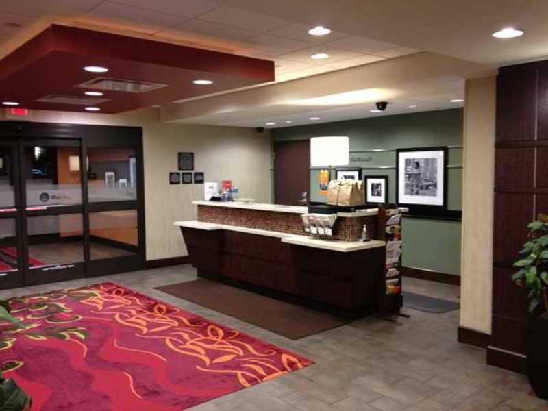Hampton Inn & Suites Cincinnati / Uptown - University Area Buitenkant foto